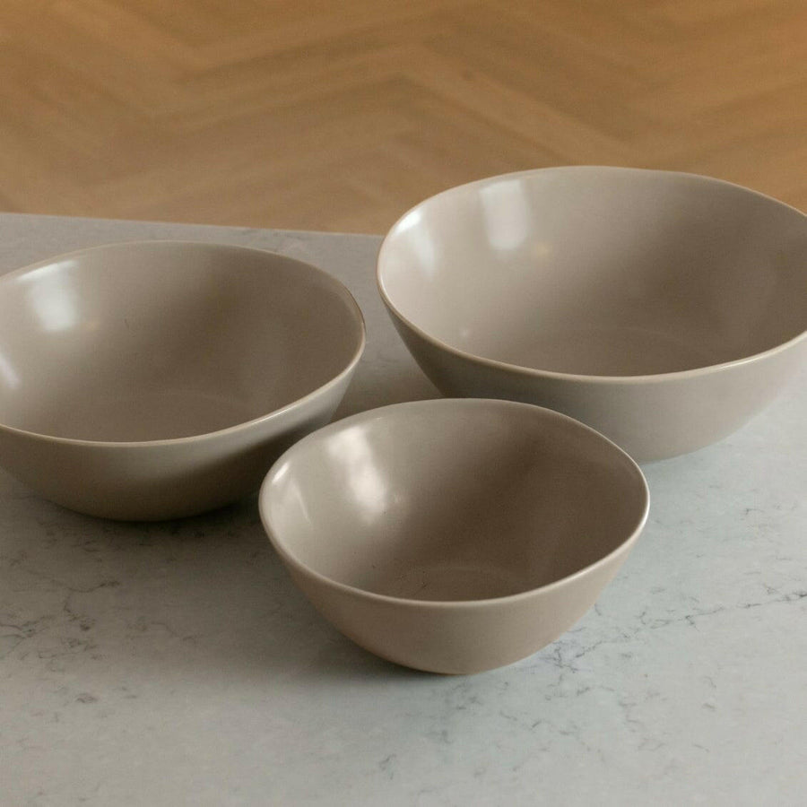 Elegant nested serving bowls designed for space-saving elegance, perfect for stylish and efficient kitchen storage