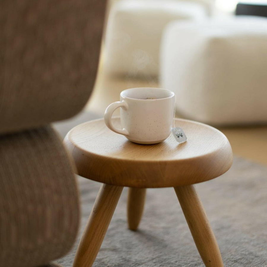 Stylish ceramic mugs perfect for elegant coffee and tea experiences, combining functionality with modern design.